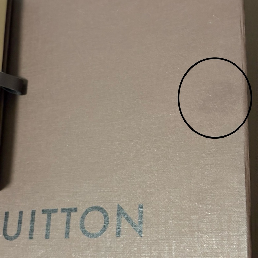 [Louis Vuitton] Lot of 6 - Large & Small Box, 2 Envelopes, Gift Bag & Tag/Card - Picture 16 of 16